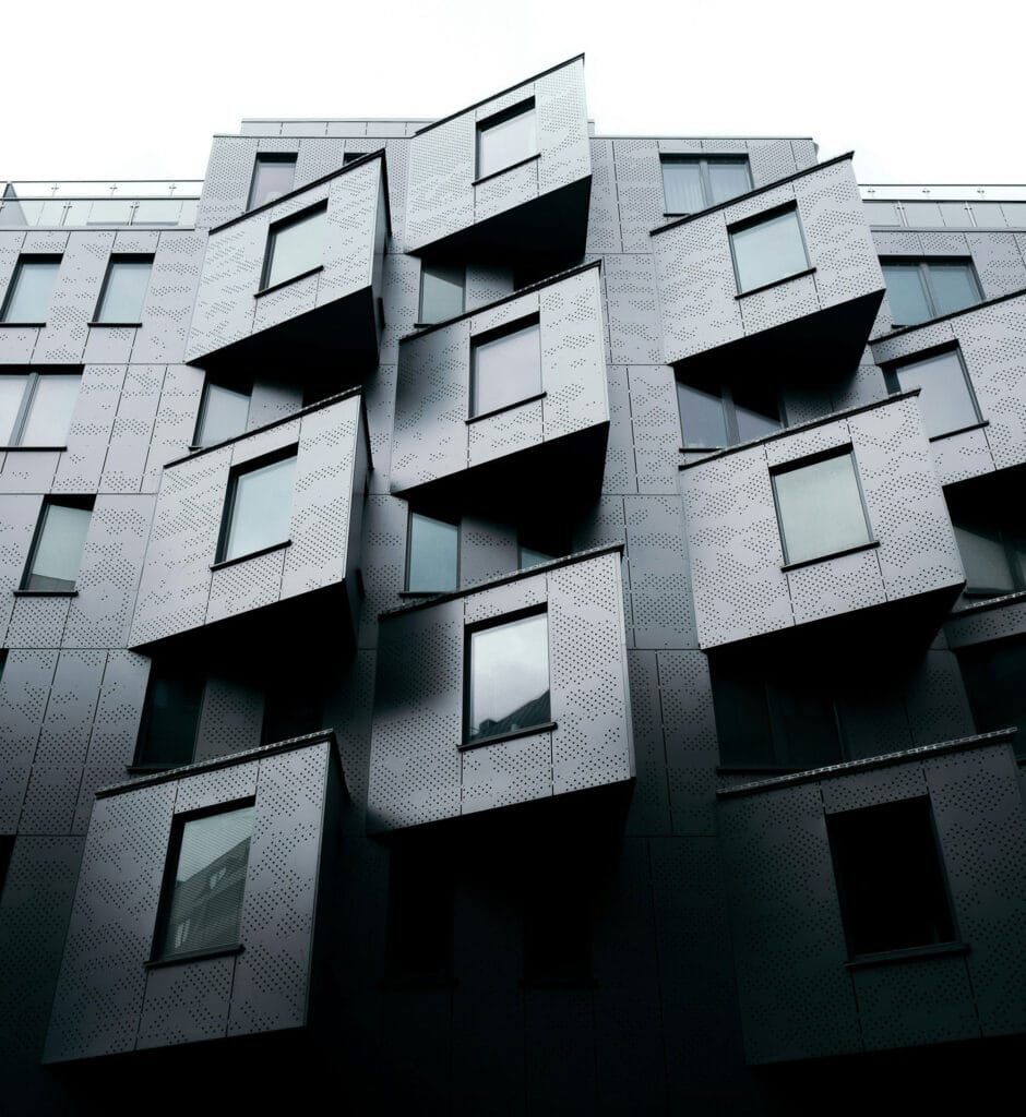 نمای ساختمان با کامپوزیت؛ همه چیز درباره انتخاب نما برای ساختمان شما - jonas jacobsson FxGIEI0dWAM unsplash تاریخچه و پیدایش نمای ساختمان با کامپوزیت