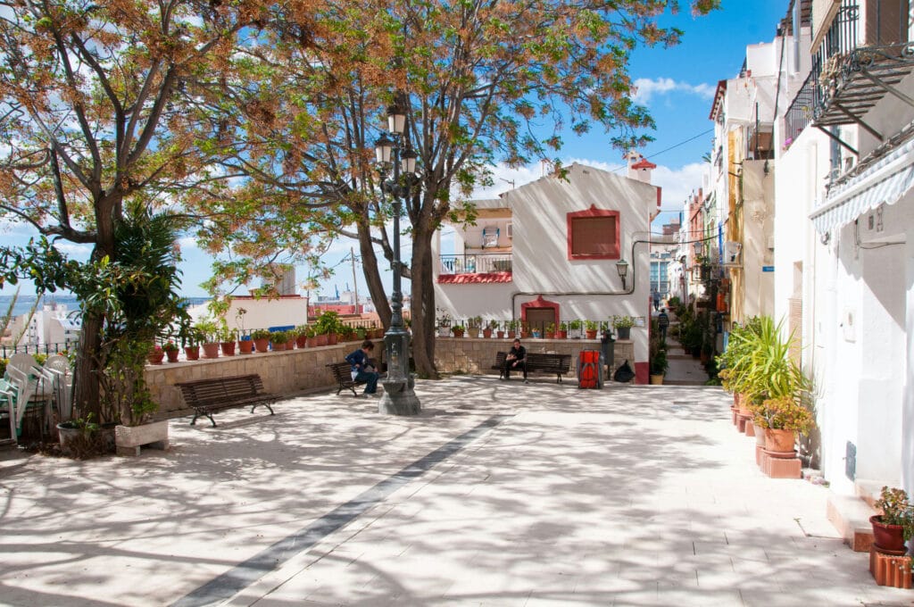 نمای ساختمان اقتصادی: بهترین متریال‌ها و راهکارهای مقرون‌به‌صرفه در ایران