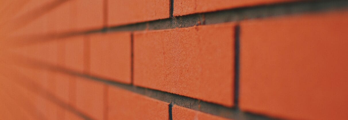 قیمت آجر نما 7 سانتی؛ انتخابی دقیق برای نمایی بینقص - maccy 4uXngDBTGUo unsplash قیمت آجر نما 7 سانتی؛ انتخابی دقیق برای نمایی بینقص