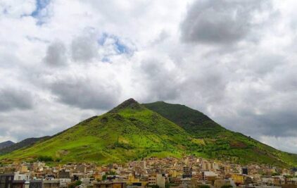 خرید آجر نما در بانه؛ انتخاب هوشمندانه برای اقلیم کوهستانی - کوه آربابا نماد شهر بانه5 خرید آجر نما در بانه؛ انتخاب هوشمندانه برای اقلیم کوهستانی