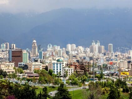 خرید آجر نما در تهران غرب؛ انتخابی هوشمند برای معماری ماندگار