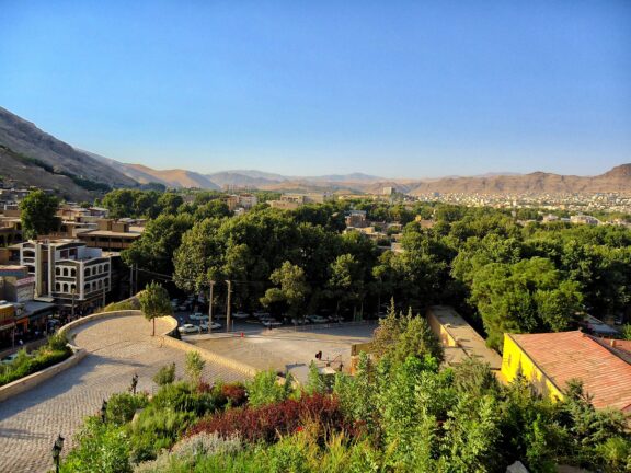 خرید آجر نما در خرم آباد | راهنمای جامع انتخاب بهترین آجر برای اقلیم لرستان - 2880px KhorramAbad01 خرید آجر نما در خرم آباد | راهنمای جامع انتخاب بهترین آجر برای اقلیم لرستان