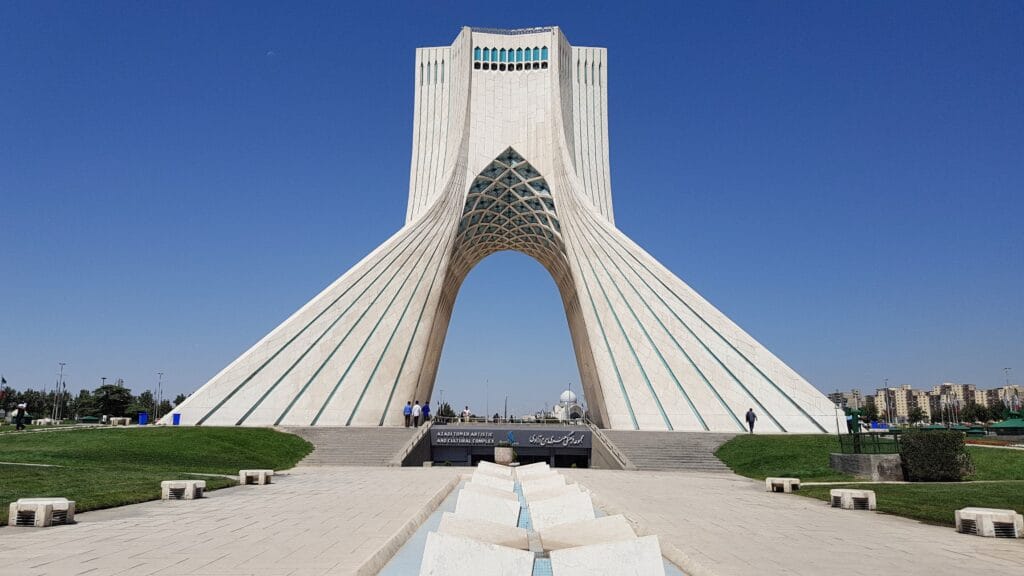 خرید آجر نما در تهران جنوب؛ انتخابی هوشمند برای معماری اصیل و مدرن