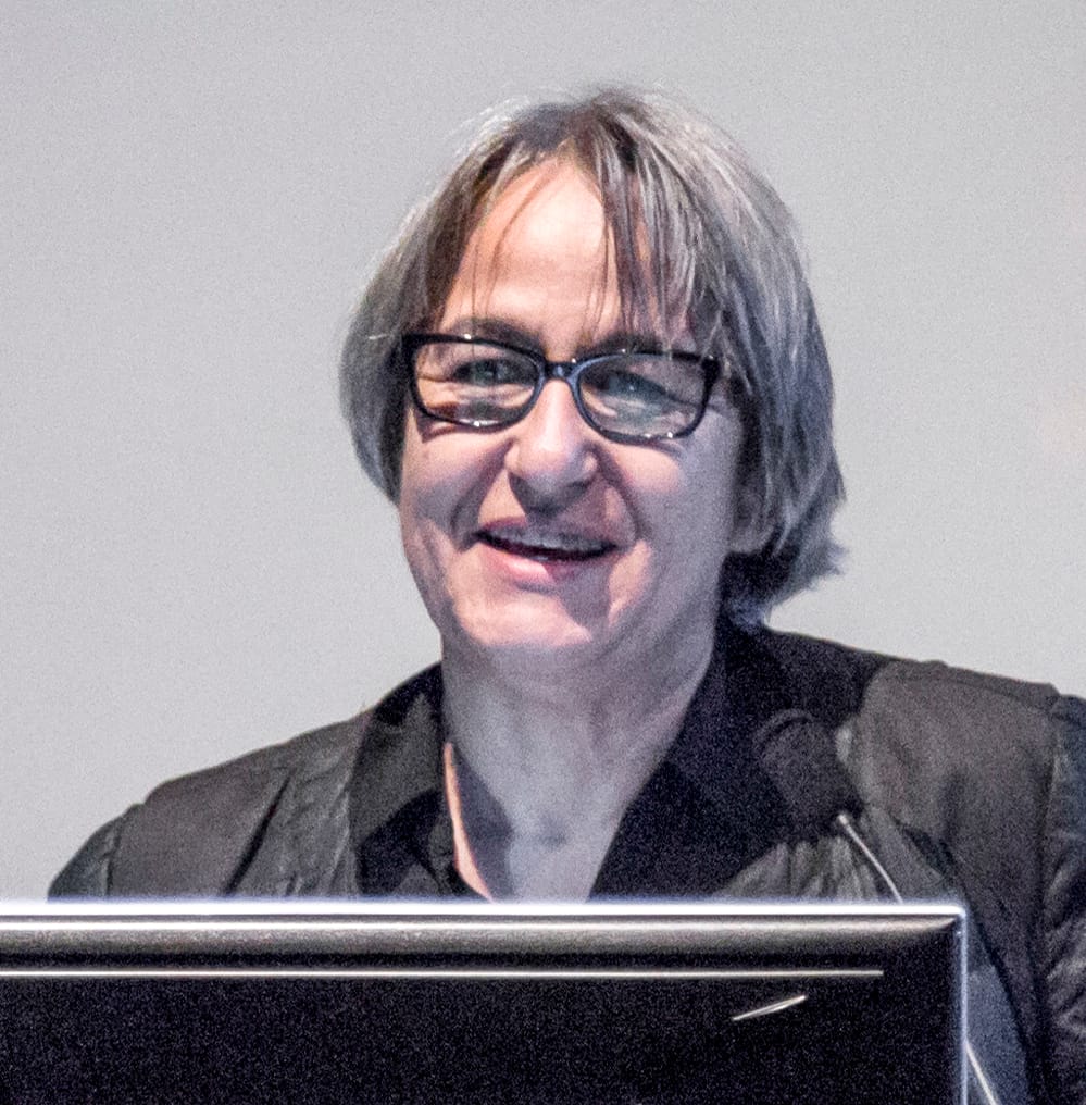 راز پایداری در آثار آن لاکاتون: تحول بدون تخریب