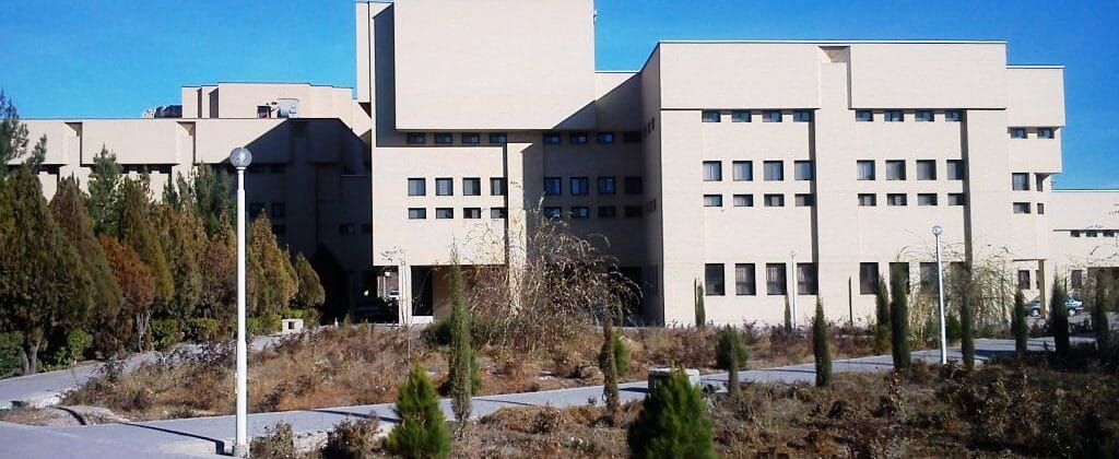 خرید آجر نما در کرمان؛ انتخابی هوشمند برای نمایی ماندگار