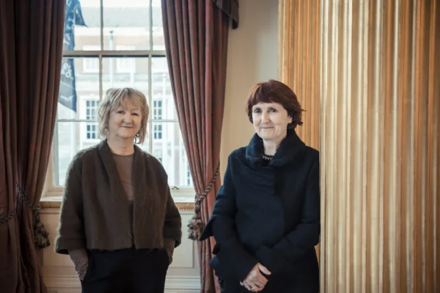 چرا آثار شلی مک نامارا الگویی برای معماری سبز امروز است؟ - YvonneFarrellShelleyMcNamara©SteMurray 2018 DublinCastle چرا آثار شلی مک نامارا الگویی برای معماری سبز امروز است؟