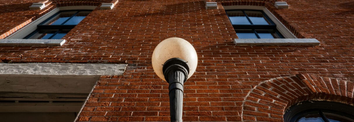 همه چیز درباره آجر قزاقی؛ پاسخ به ۱۰ سوال مهم