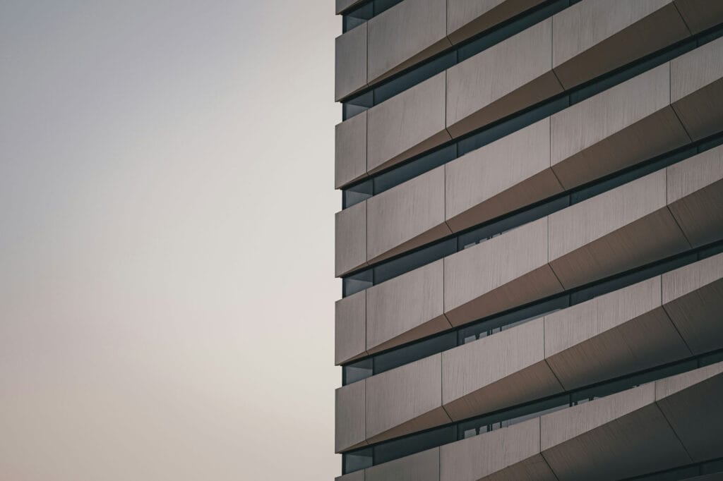 تکنیک‌های نگهداری و نظافت نمای ساختمان ترکیبی شیشه و فلز