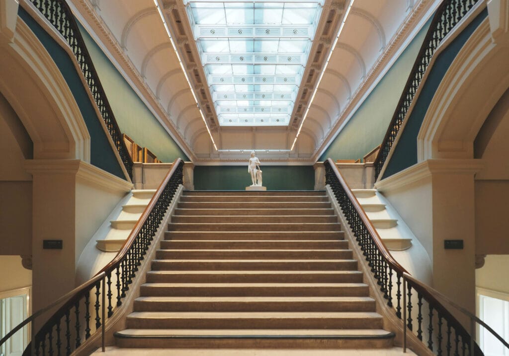 طراحی داخلی با سنگ مرمر؛ شکوه و زیبایی بیپایان - pexels archthroughalens 33991732 تاریخچه استفاده از سنگ مرمر در معماری و طراحی