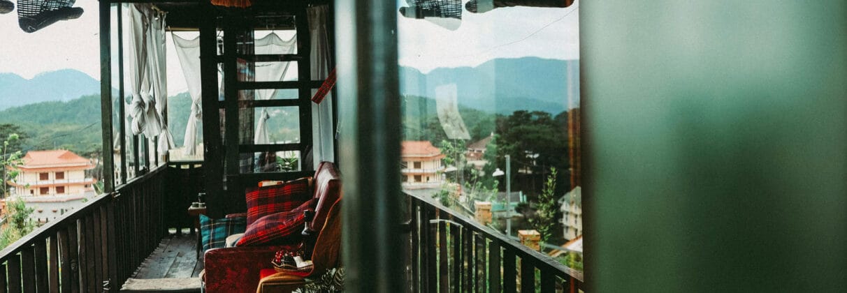 طراحی داخلی با رنگ سبز؛ راهنمای کامل برای خانه‌ای شاداب و آرامش‌بخش