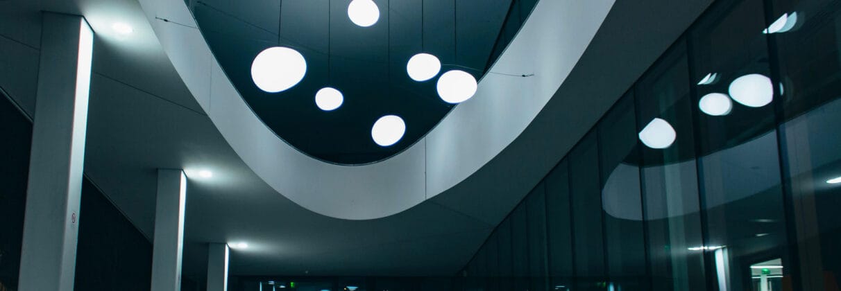 طراحی داخلی با شیشه؛ راهنمای کامل و کاربردی