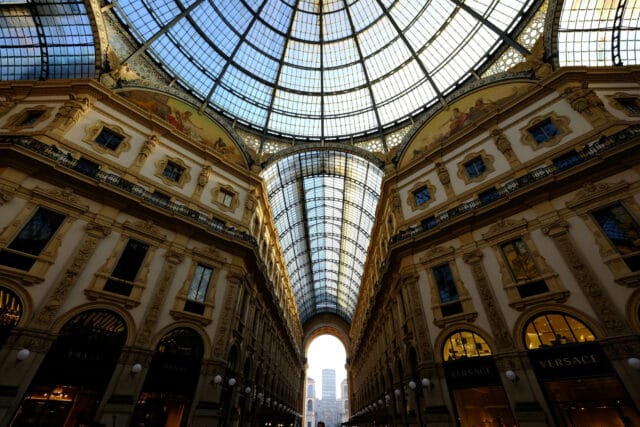 طراحی داخلی ایتالیایی؛ هنر اصالت و لوکسگرایی در دکوراسیون - pexels francesco ungaro 215513 طراحی داخلی ایتالیایی؛ هنر اصالت و لوکسگرایی در دکوراسیون