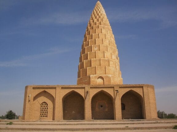 خرید آجر نما در دزفول؛ انتخابی هوشمند برای معماری سنتی و مدرن جنوب ایران - آرامگاه یعقوب لیث خرید آجر نما در دزفول؛ انتخابی هوشمند برای معماری سنتی و مدرن جنوب ایران