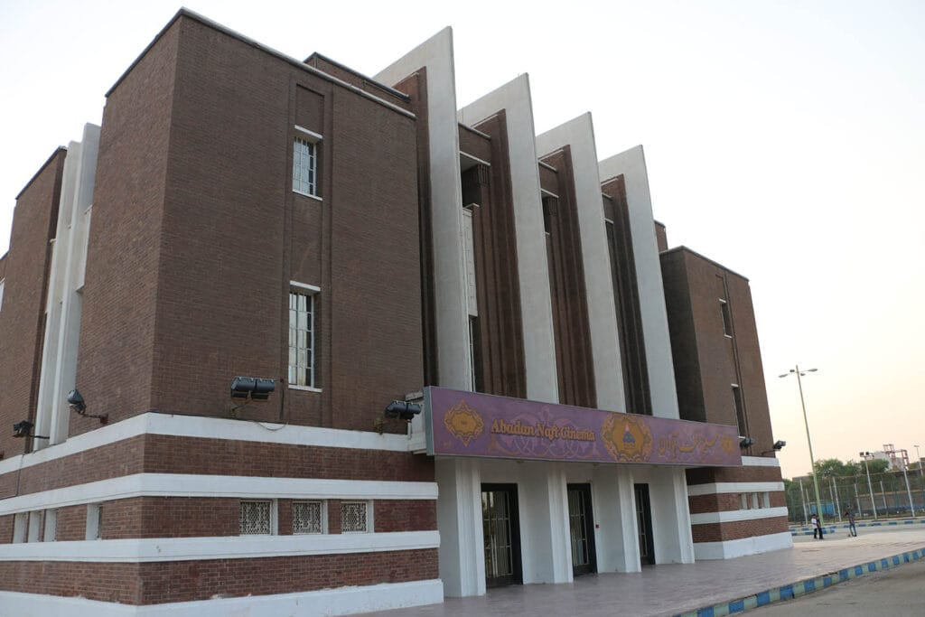 خرید آجر نما در آبادان؛ انتخابی هوشمند برای نمای ماندگار - سینما نفت آبادان خرید آجر نما در آبادان؛ انتخابی هوشمند برای نمای ماندگار