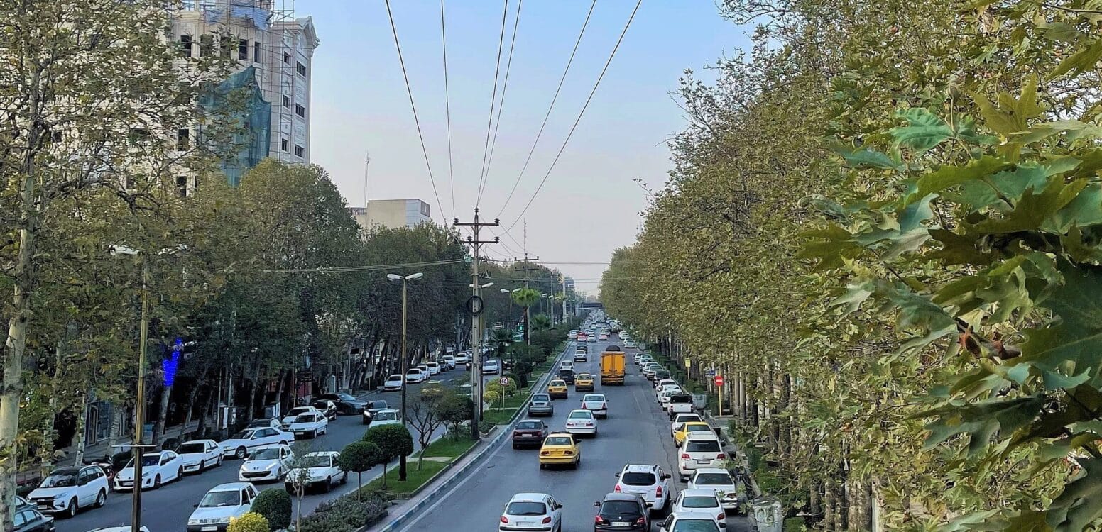 خرید آجر آذرخش در آمل | راهنمای جامع انتخاب آجر نما متناسب با اقلیم شمال