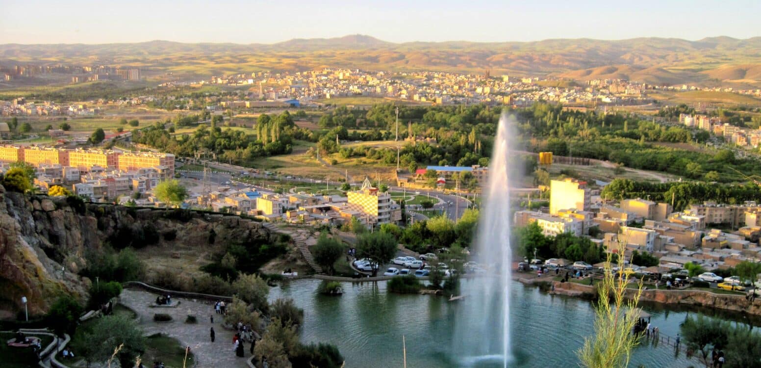 راهنمای خرید آجر آذرخش در بروجرد + قیمت، اقلیم و کاربردها