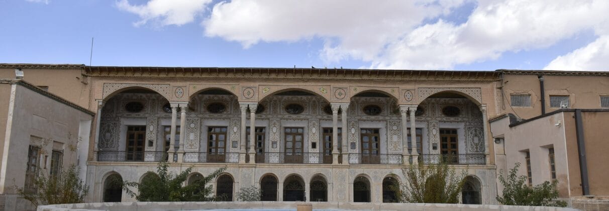 راهنمای خرید آجر آذرخش در شهرکرد + قیمت، اقلیم و نکات فنی