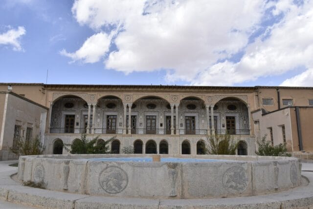 راهنمای خرید آجر آذرخش در شهرکرد + قیمت، اقلیم و نکات فنی