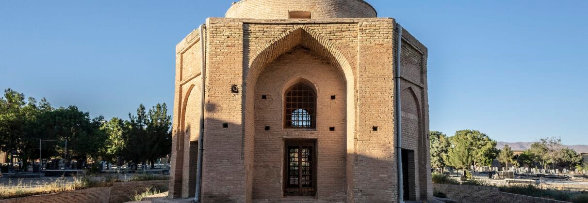 خرید آجر آذرخش در خراسان شمالی؛ راهنمای انتخاب هوشمند برای نمای ماندگار - 3240px چهارطاقی عصر تیموری2 خرید آجر آذرخش در خراسان شمالی؛ راهنمای انتخاب هوشمند برای نمای ماندگار