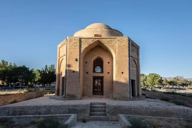 خرید آجر آذرخش در خراسان شمالی؛ راهنمای انتخاب هوشمند برای نمای ماندگار - 3240px چهارطاقی عصر تیموری2 خرید آجر آذرخش در خراسان شمالی؛ راهنمای انتخاب هوشمند برای نمای ماندگار