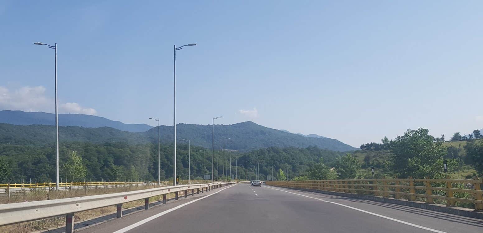 راهنمای جامع خرید آجر آذرخش در شمال | انتخاب هوشمند برای نمای ویلای شمالی - 3840px Tehran Shomal Freeway راهنمای جامع خرید آجر آذرخش در شمال | انتخاب هوشمند برای نمای ویلای شمالی