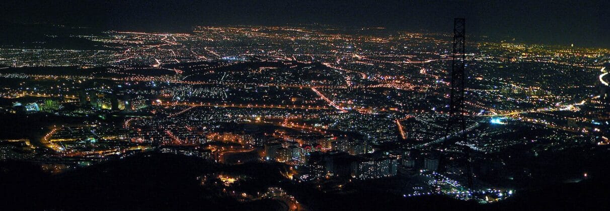 خرید آجر آذرخش در جنوب تهران | راهنمای کامل انتخاب، قیمت و نکات فنی - 3840px Tehran Night Panorama خرید آجر آذرخش در جنوب تهران | راهنمای کامل انتخاب، قیمت و نکات فنی