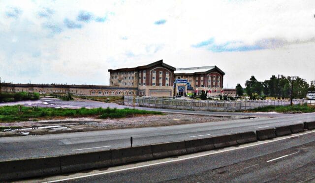 راهنمای جامع خرید آجر آذرخش در رشت | قیمت، اقلیم، معماری و نکات فنی - Rasht Amir al momenin Hawza راهنمای جامع خرید آجر آذرخش در رشت | قیمت، اقلیم، معماری و نکات فنی