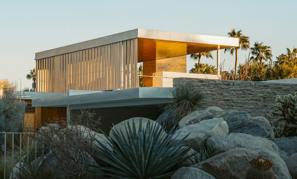 نمای ساختمان ویلایی یک طبقه؛ ترکیبی از زیبایی، سادگی و کارایی - mitch YIMXYjQoBBU unsplash نقش نرمافزارهای طراحی سهبعدی در انتخاب نمای ویلا