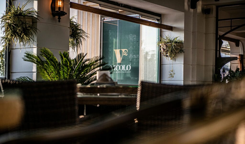 راز زیبایی و اصالت در طراحی داخلی ایرانی: ترکیب هنر، فرهنگ و معماری اصیل - pexels farhadirani 31125216 نقش نور و سایه در فضاهای ایرانی