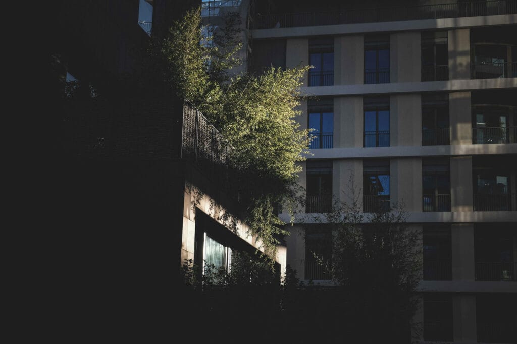 نمای ساختمان پایدار؛ راهی بهسوی معماری سبز و آیندهمحور - pexels francesco ungaro 7199669 ویژگیهای اصلی نمای ساختمان پایدار