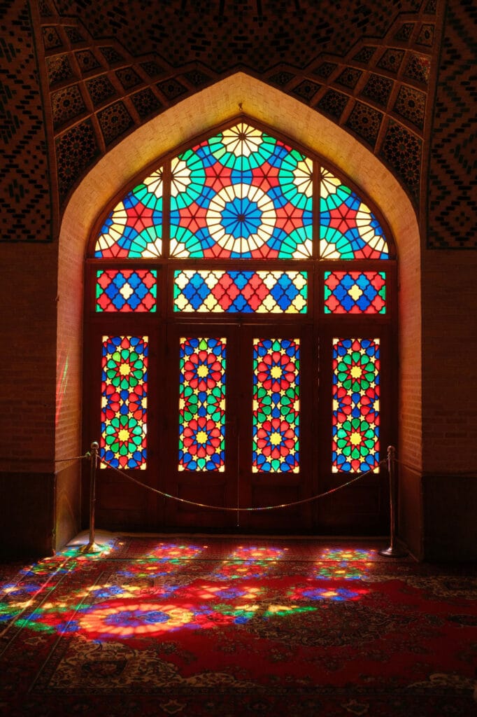 راز زیبایی و اصالت در طراحی داخلی ایرانی: ترکیب هنر، فرهنگ و معماری اصیل
