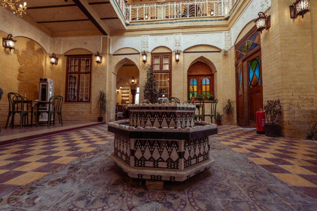 جدیدترین ترندهای طراحی داخلی با موزاییک؛ از سبک مدرن تا کلاسیک ایرانی - pexels khezez 32502364 چرا طراحی داخلی با موزاییک محبوب شده است؟