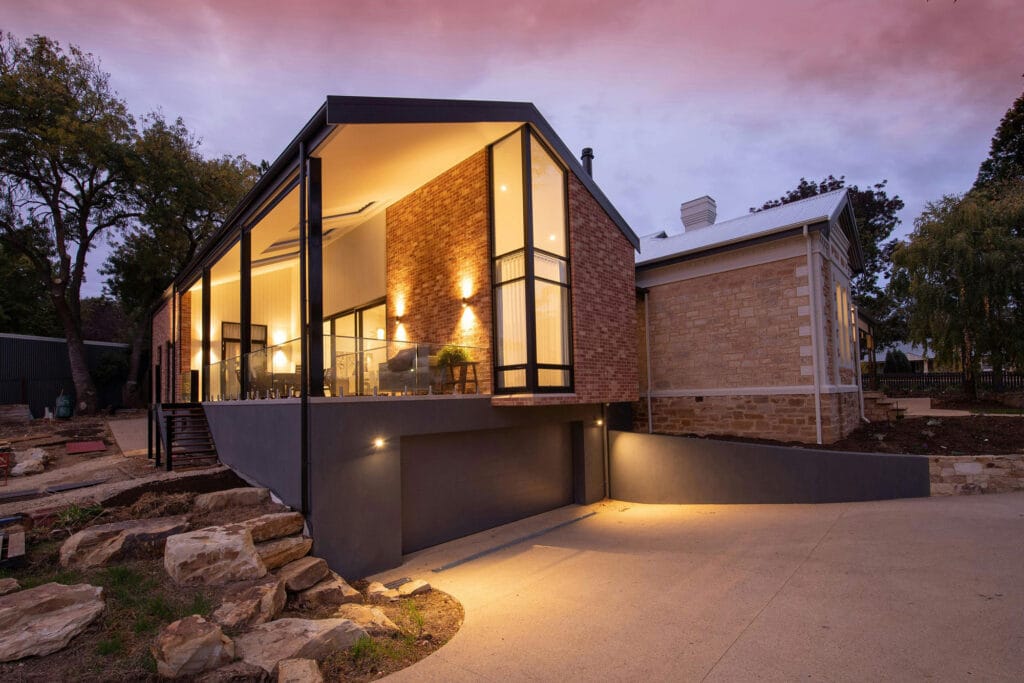 نمای ساختمان شیک با آجر نسوز؛ ترکیب زیبایی، دوام و اصالت در معماری مدرن ایران - pexels littlehampton bricks 2717960 4626277 1 نمونه پروژههای موفق نمای ساختمان شیک با آجر نسوز در ایران