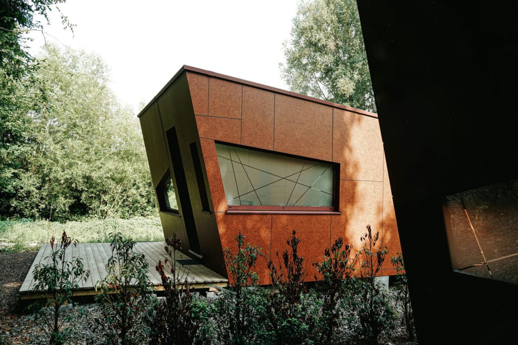 نمای ساختمان پایدار؛ راهی بهسوی معماری سبز و آیندهمحور - pexels marion batteur 2148544082 33017970 معایب و چالشهای نمای ساختمان پایدار