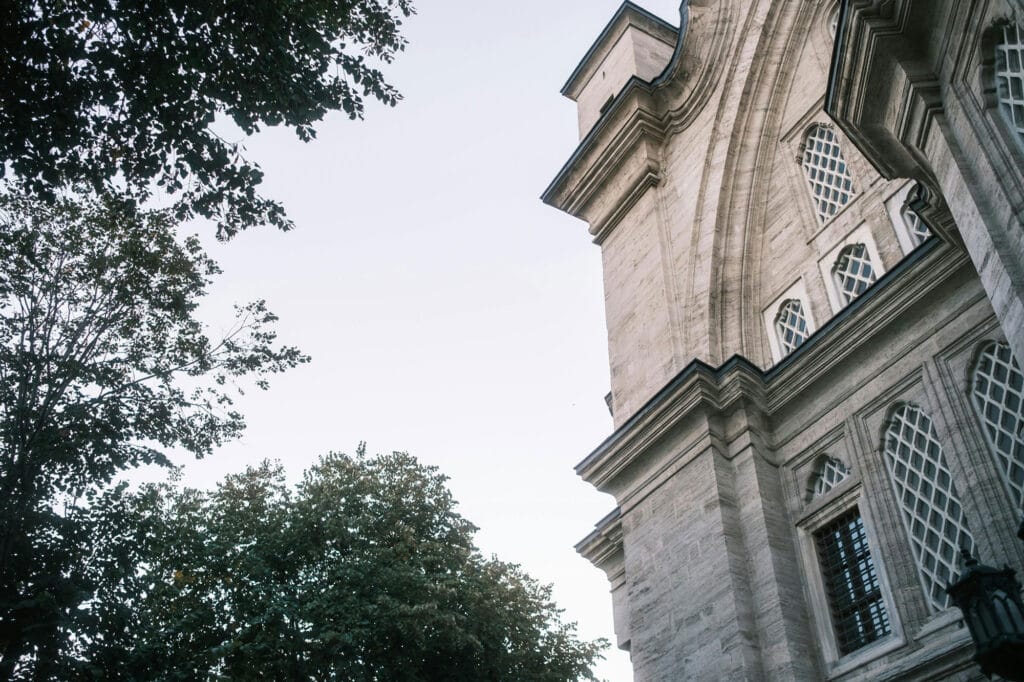 طراحی نما سنتی؛ بازگشت اصالت به معماری ایرانی - pexels monurblc 34427069 آینده طراحی نما سنتی در ایران و جهان