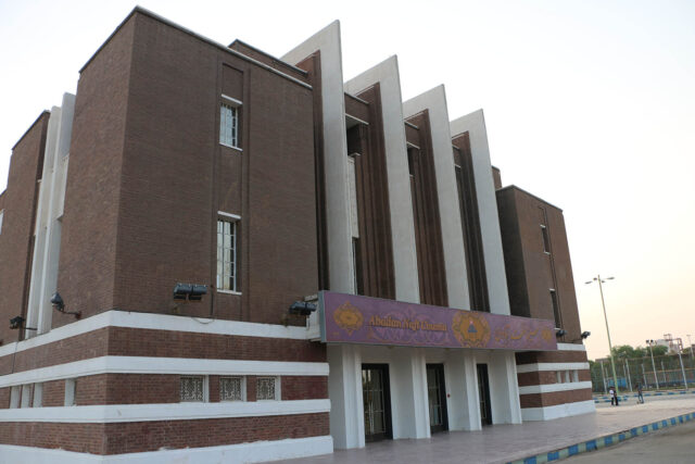 راهنمای خرید آجر آذرخش در آبادان + بررسی قیمت، کاربردها و نکات فنی