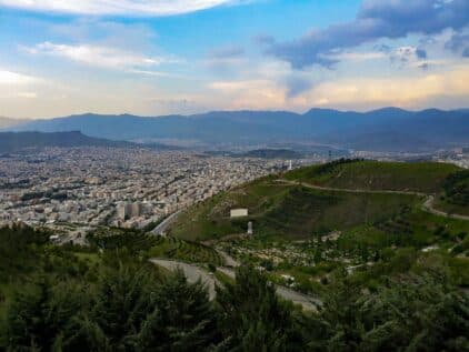 راهنمای خرید آجر آذرخش در سنندج | ترکیب اصالت کُردی با مصالح مقاوم و مدرن