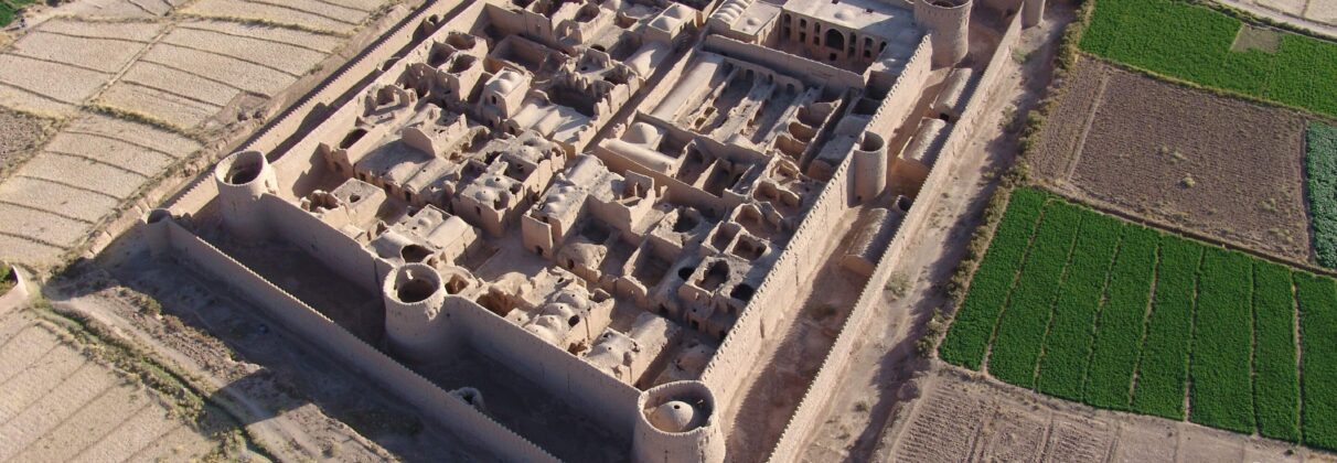 آجر آذرخش در مهریز | میراثی مدرن برای معماری کویری و بادوام یزد