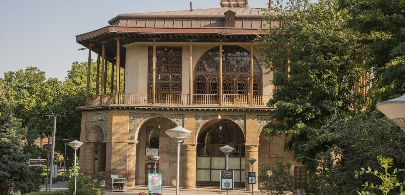 راهنمای خرید آجر آذرخش در قزوین | انتخابی هوشمندانه برای معماری اصیل و مدرن