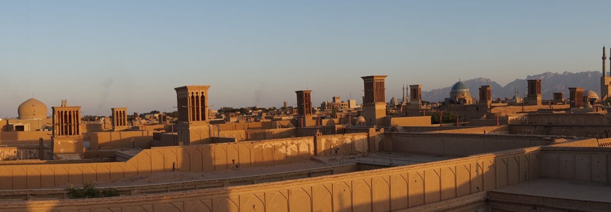 خرید آجر آذرخش در یزد | ترکیب اصالت و تکنولوژی در دل معماری کویری