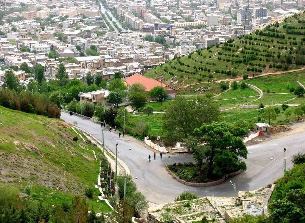 راهنمای کامل خرید آجر آذرخش در کردستان | انتخابی مقاوم برای اقلیم سرد کوهستانی