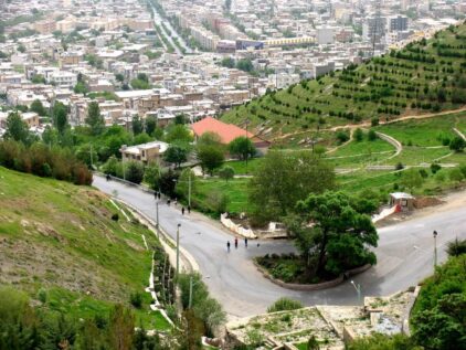 راهنمای کامل خرید آجر آذرخش در کردستان | انتخابی مقاوم برای اقلیم سرد کوهستانی