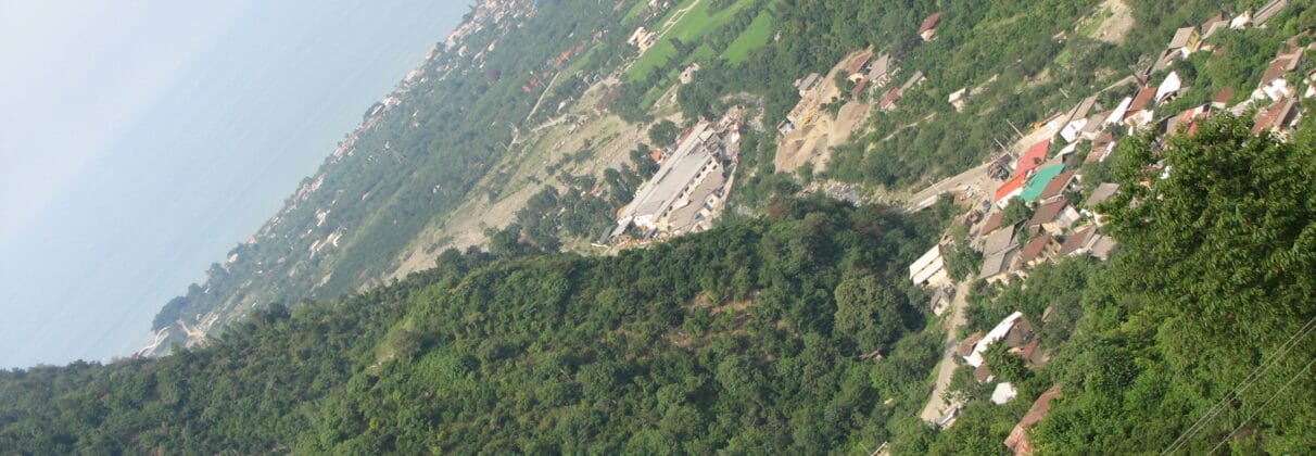 راهنمای خرید آجر آذرخش در چابکسر | انتخابی مقاوم برای اقلیم مرطوب و معماری ساحلی