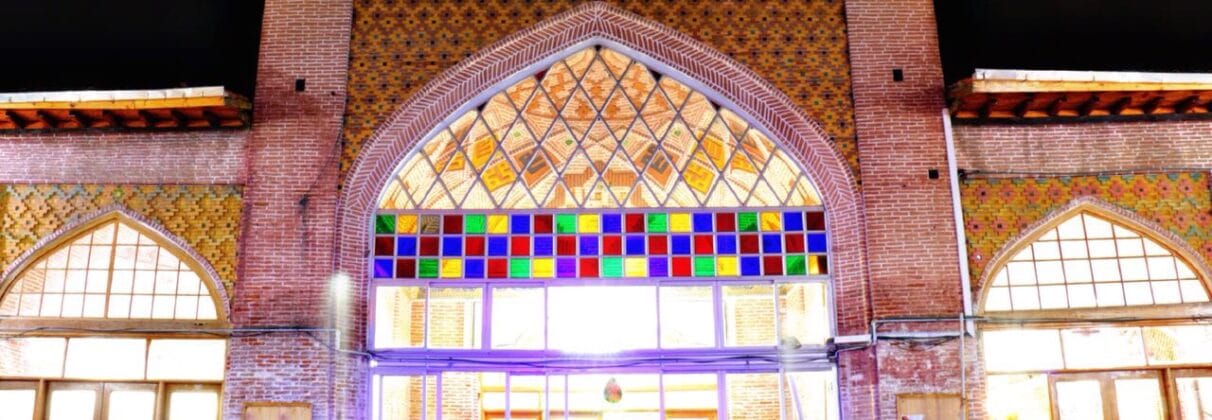 راهنمای خرید آجر آذرخش در بابل | انتخابی مقاوم و زیبا برای معماری شمالی