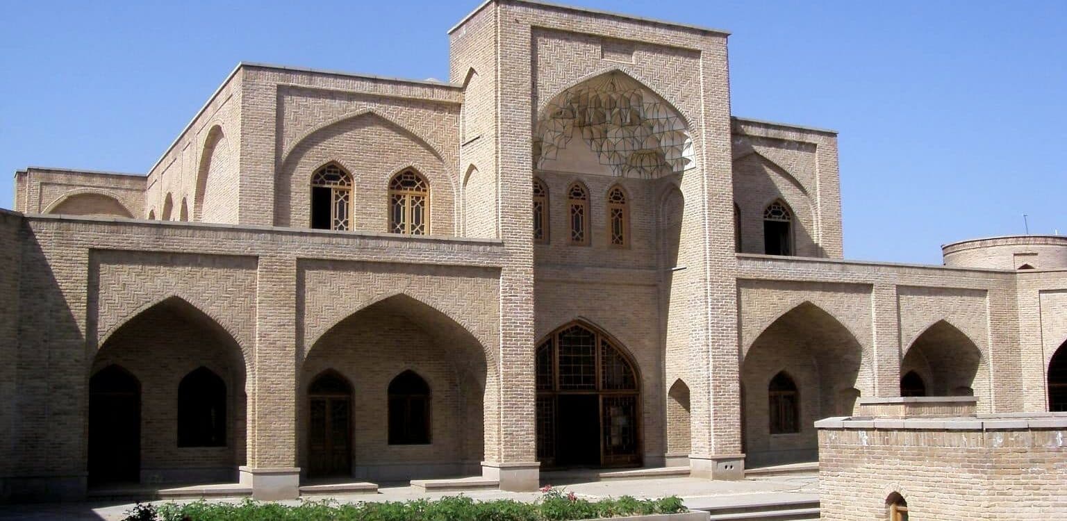 راهنمای جامع خرید آجر آذرخش در مرند | انتخاب هوشمند برای معماری مقاوم و زیبا