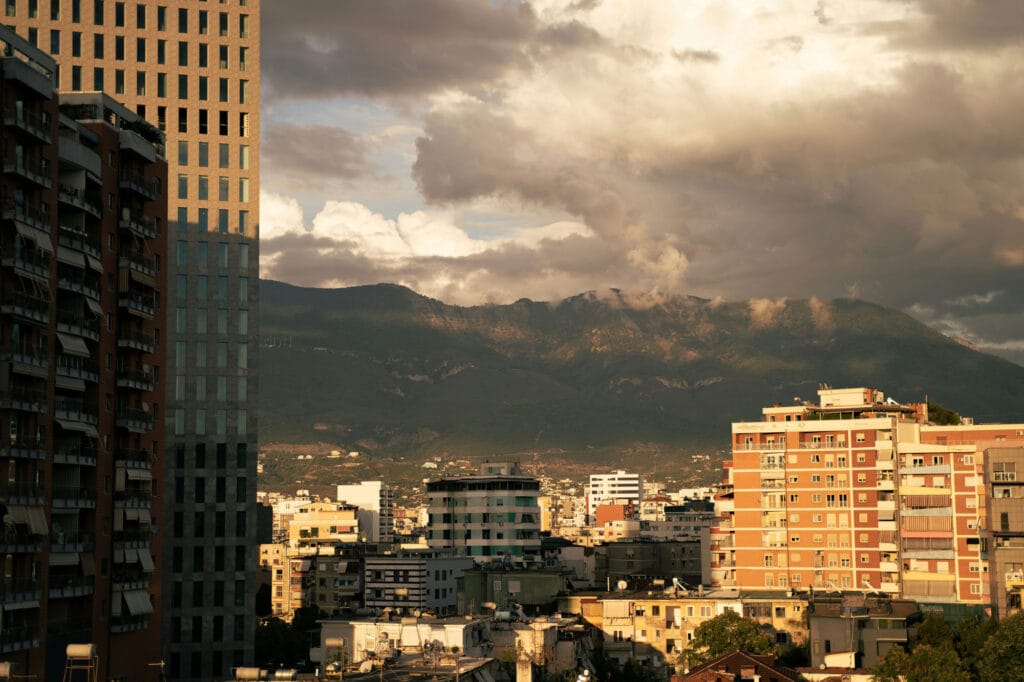 چرا مشاوره طراحی نما در تهران اهمیت ویژه دارد؟