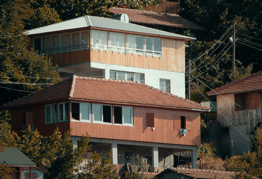 نمونه‌های موفق سبک معماری نما در مناطق کوهستانی ایران