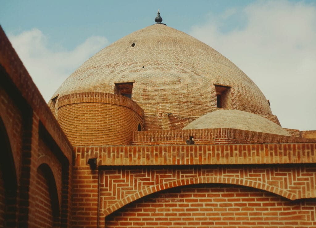 نمونه‌های موفق داخلی از تطبیق نما با اقلیم