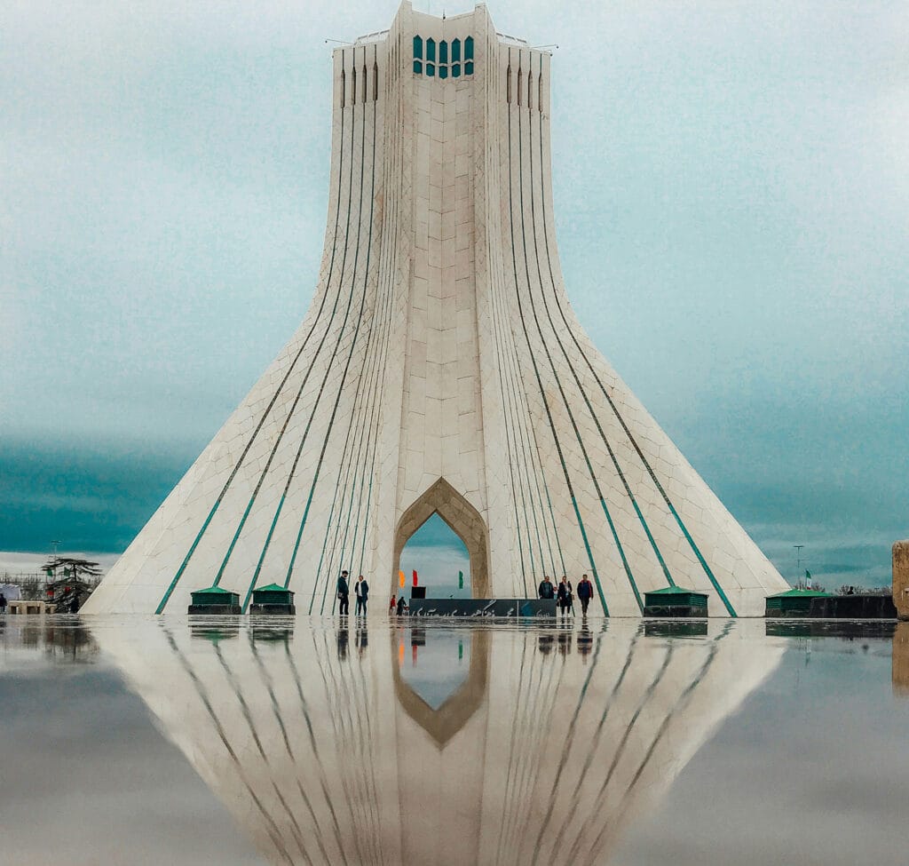 اقلیم شناسی و انتخاب نما ساختمان؛ چگونه شرایط اقلیمی بر طراحی نمای ساختمان تاثیر می‌گذارد؟