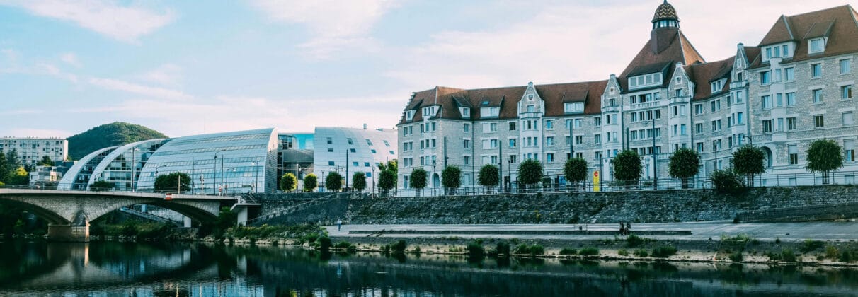 نمای ساختمان چهار طبقه زیبا؛ شاهکار معماری در چهار طبقه